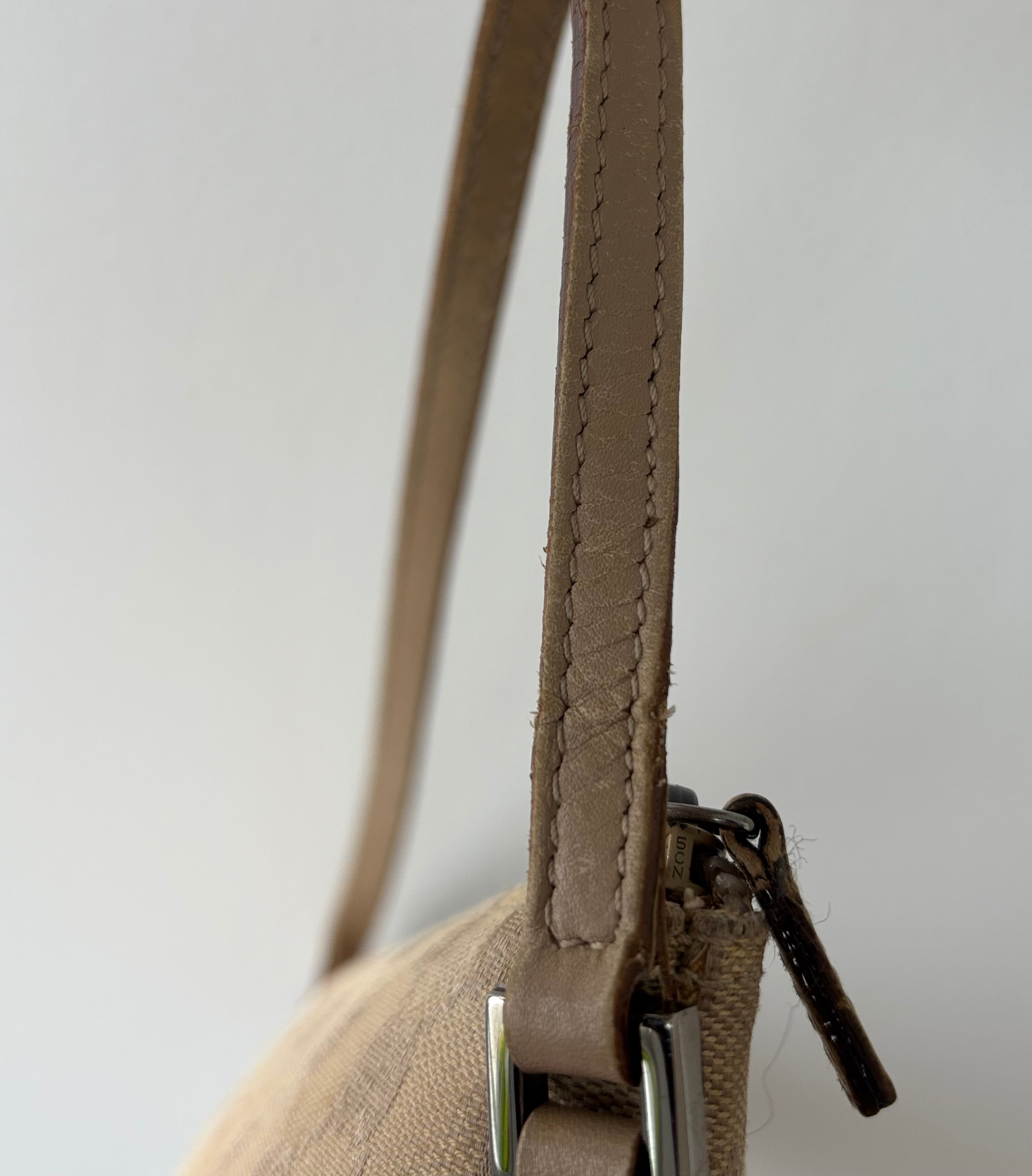 Gucci Boat Pouchette