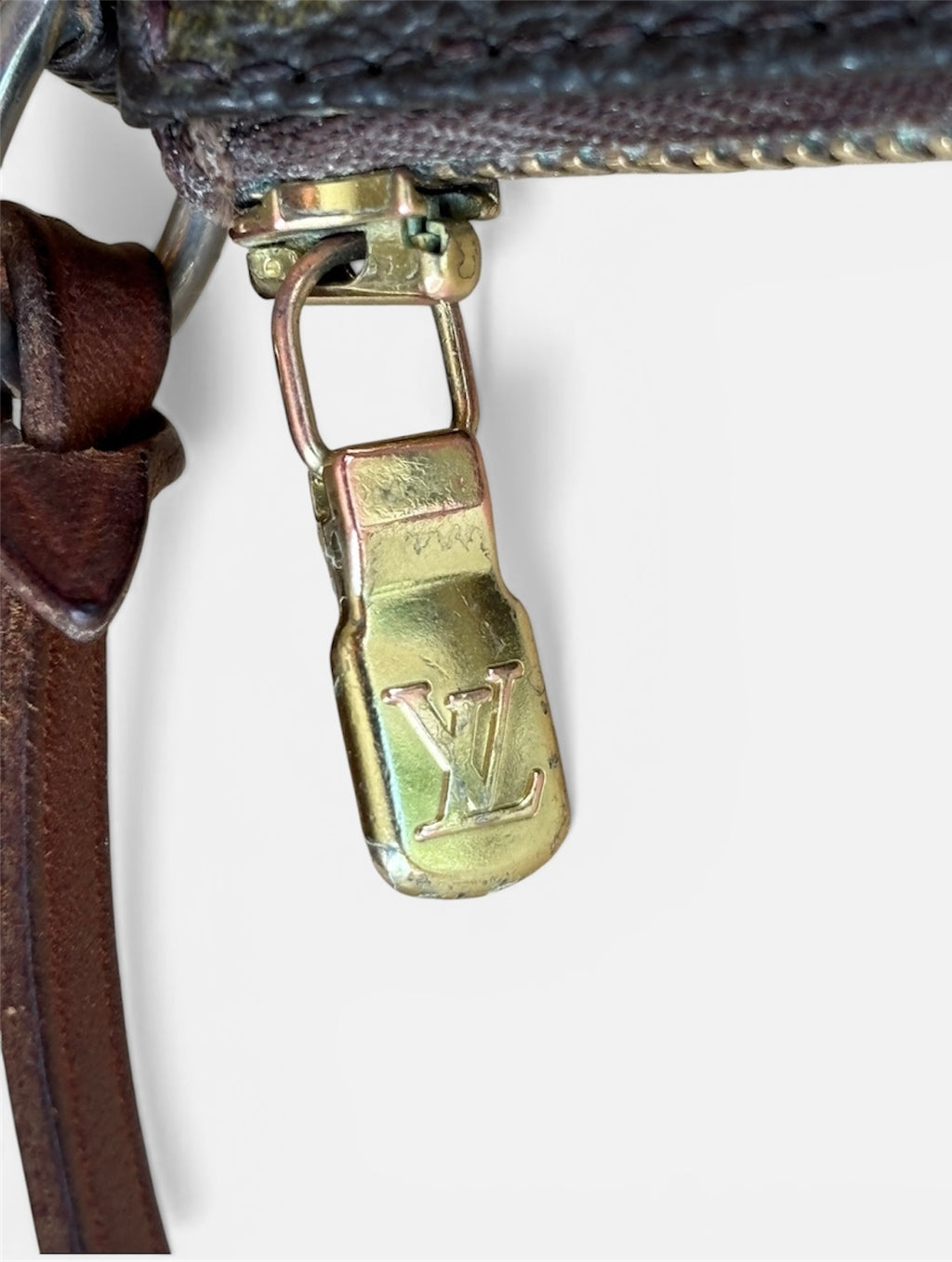 Lois Vuitton Pouchette