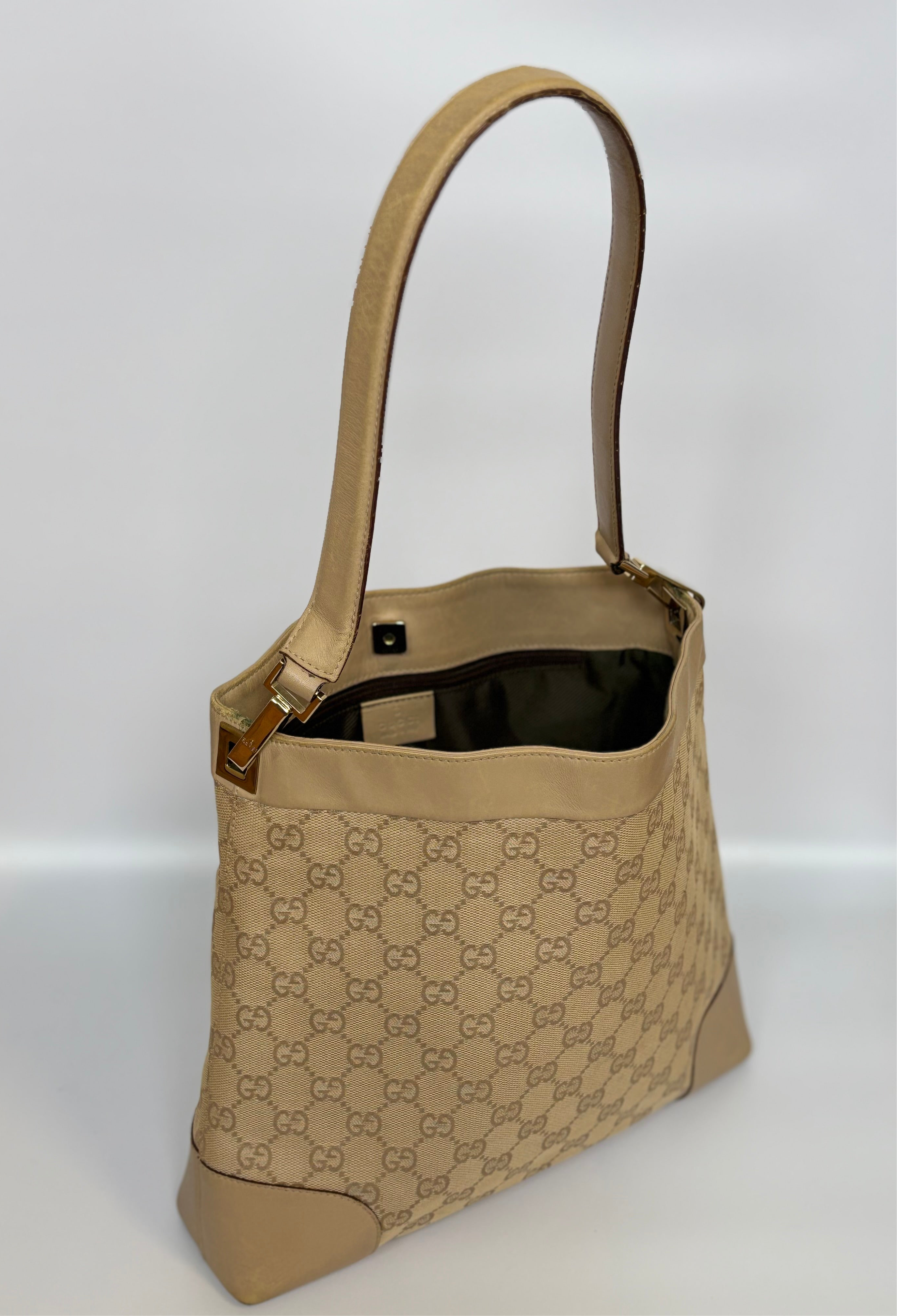 Gucci Maya Shoulder Bag
