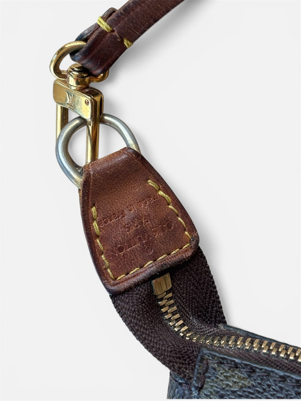 Lois Vuitton Pouchette