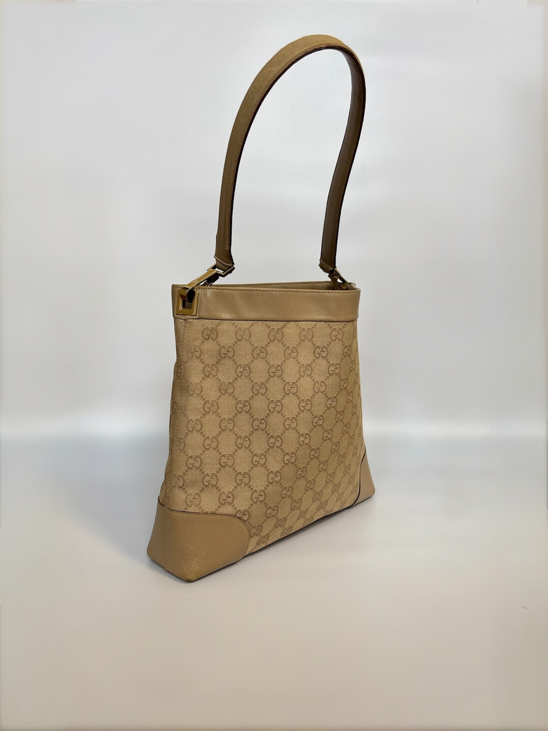 Gucci Maya Shoulder Bag