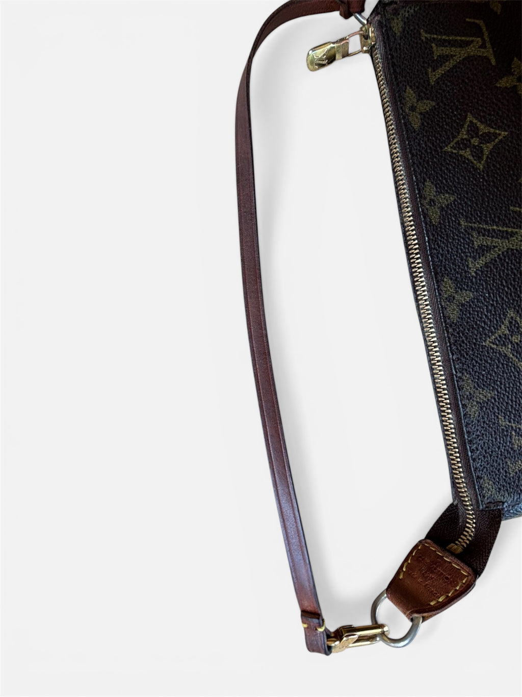 Lois Vuitton Pouchette