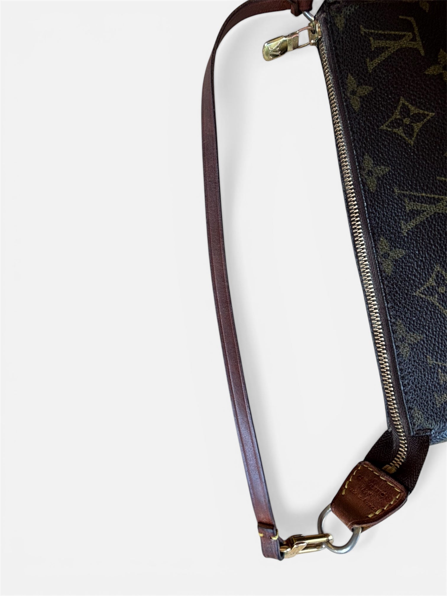 Lois Vuitton Pouchette