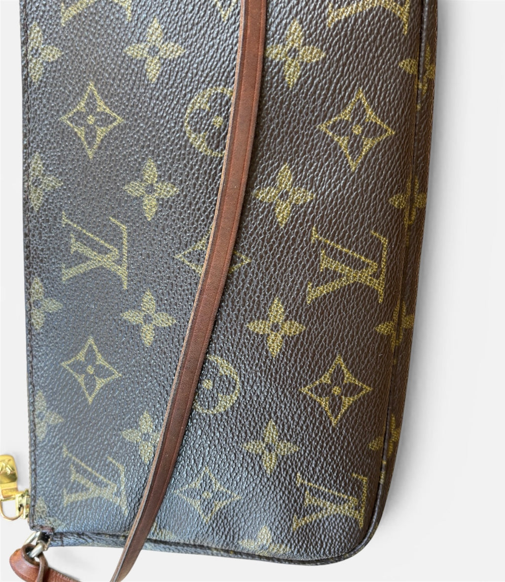 Lois Vuitton Pouchette